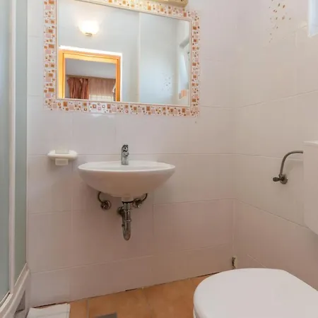 Amazing In With Kitchen